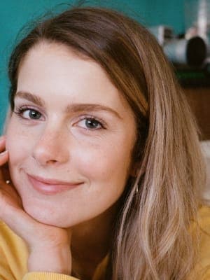 julia_gibson_headshot.jpg